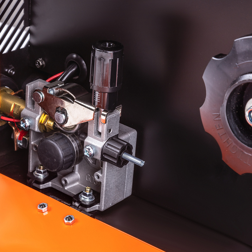 UNO MIG 200 SYN FOXWELD